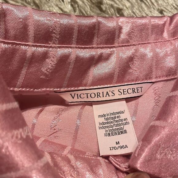 VICTORIA’S Secret Pink Satin Button Down Long Sleeve Night Top Medium - Picture 5 of 8